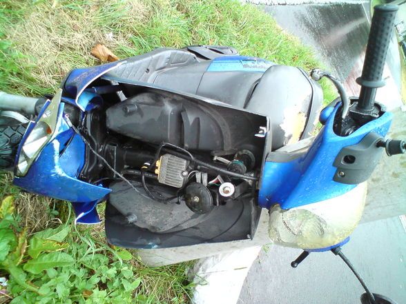 mopet unfall am 21.8.09 um 18 uhr  - 