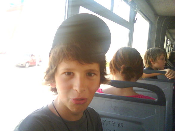 FrIeNdS sAtS mA sOw wIcHtIg - 
