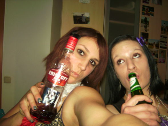 My best friiend und i hoid =) - 