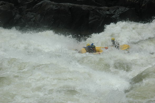 rafting on the mighty zambezi - 