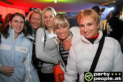 Rave on Snow `08 - 