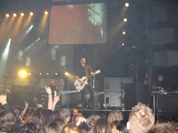 PLACEBO......... - 