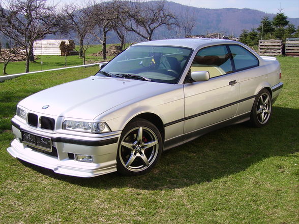 BMW 325i Coupe - 