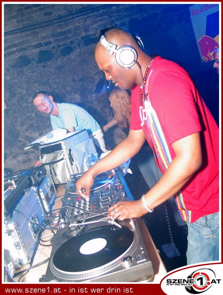 Dj rush on tourntable - 