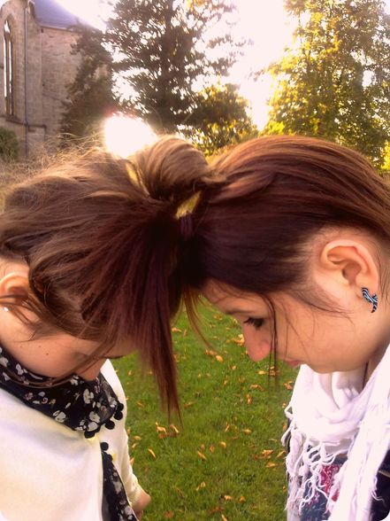 Sarah und Nina im Park :D - 