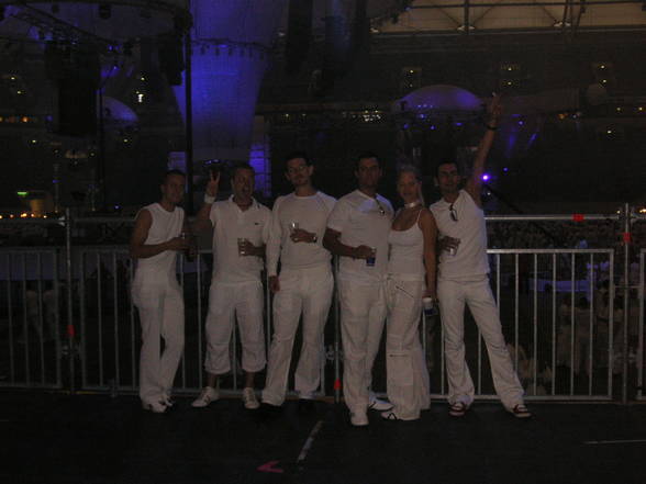 sensation-white 2005 - 