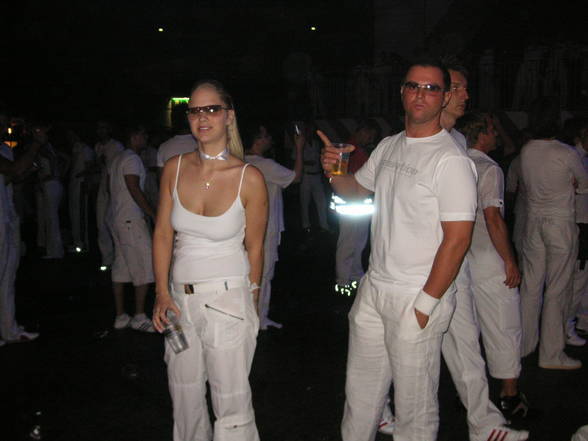 sensation-white 2005 - 