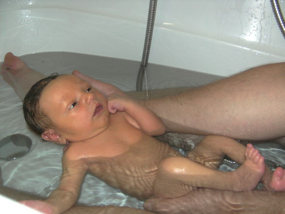 Janek mit Papa in der Badewanne ! - 