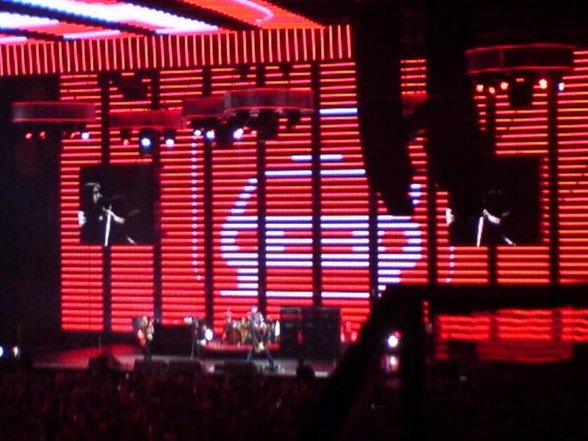 RED HOT CHILLI PEPPERS LIVE!!! - 