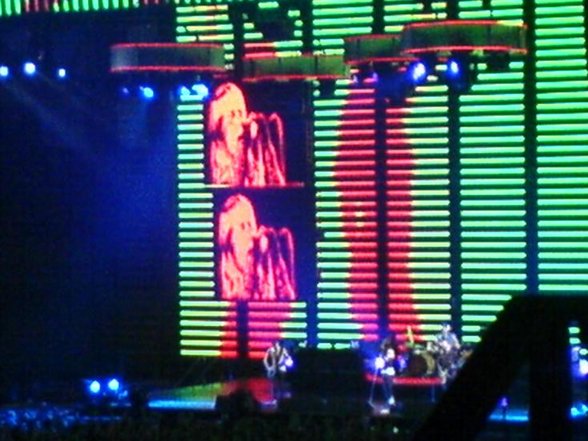 RED HOT CHILLI PEPPERS LIVE!!! - 