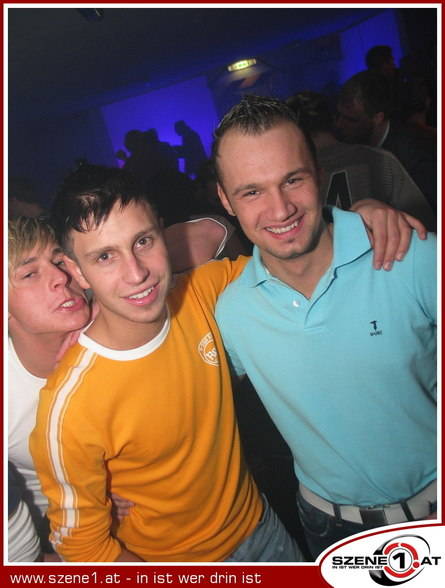 RAVE IM SCHNEEEEEEEEEE - 