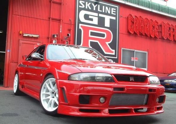 Nissan Skyline R33 - 