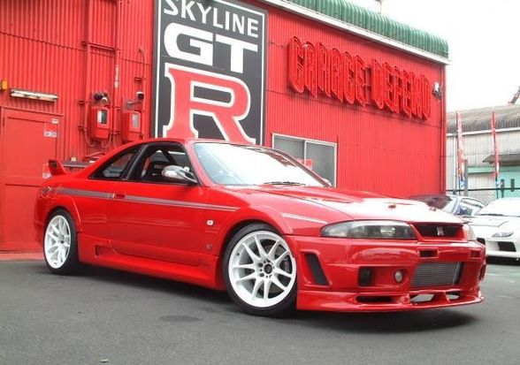 Nissan Skyline R33 - 