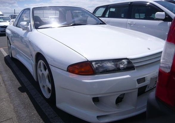 Nissan Skyline R33 - 