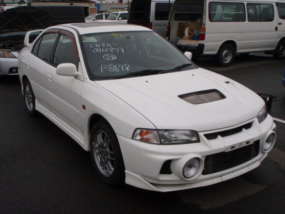 Mitsubishi Lancer - 