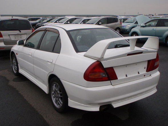 Mitsubishi Lancer - 