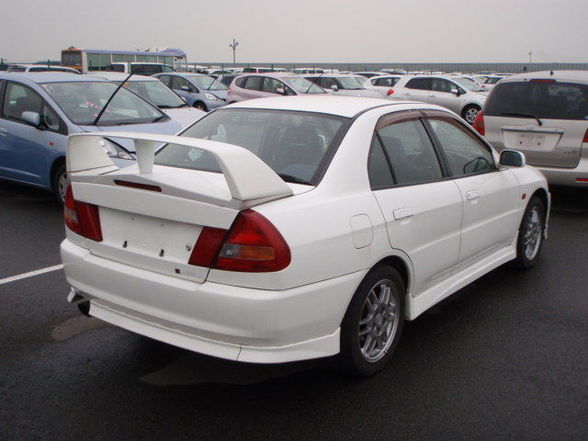 Mitsubishi Lancer - 