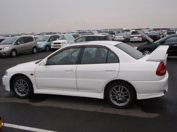 Mitsubishi Lancer - 