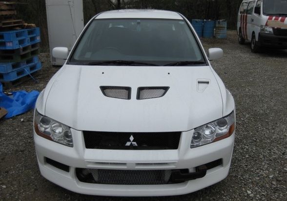 Mitsubishi Lancer - 