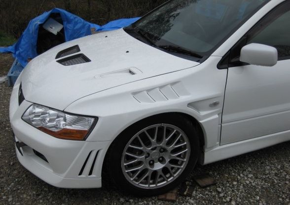 Mitsubishi Lancer - 