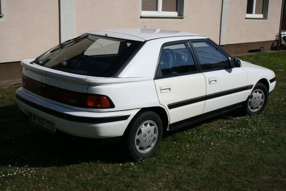 Verena's Mazda 323F - 