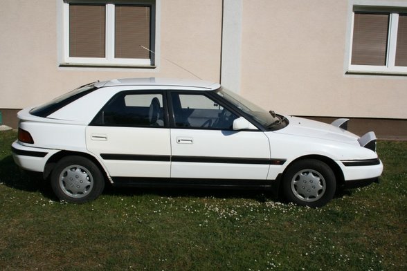 Verena's Mazda 323F - 