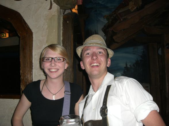 Lederhosnaktion im A1  - 