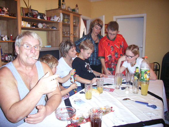 Family und Co KG - 