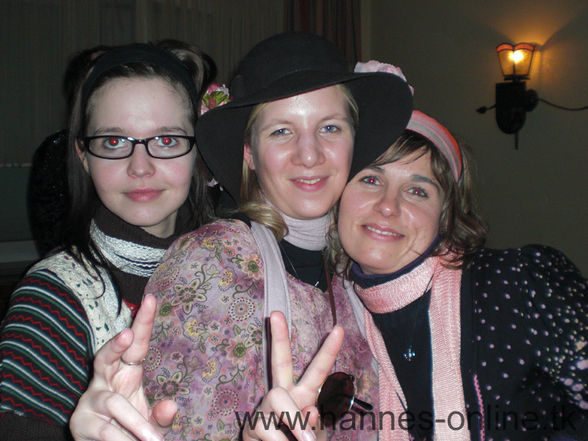 ~*fAsChInG HIPPIE bus 2009* ~ - 