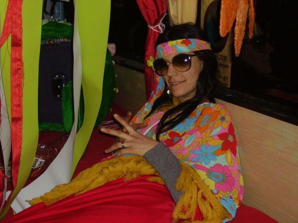 ~*fAsChInG HIPPIE bus 2009* ~ - 