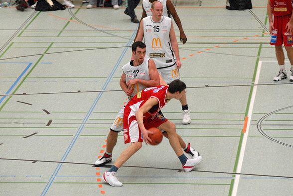 Basketball - 