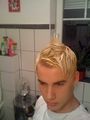 jetzt nicht mehr Blond :) 68693166