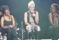 P!NK live Burg Clam 24261626