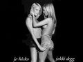 Jakki Degg und Jo Hicks 17873116