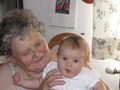 Naomi mit Urli - Oma`s 65438501