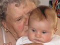 Naomi mit Urli - Oma`s 65438626