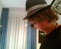 My guitar, my Hat et Moi!!! 16919097