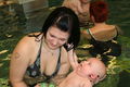 julian beim babyschwimmen 54641036