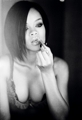 Rihanna 32799369