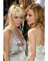 Olsen Twins 25295060