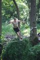 Slackline über Wasser 40173869