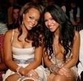 Rihanna 37622669