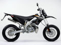 mopeds  40953173