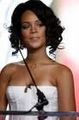 -------> Rihanna 48010943