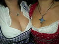 dirndl vs lederhosn 06.03.2010 72316286