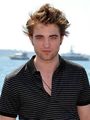 Robert Pattinson 73253992