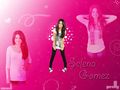 Selena Gomez 73309727