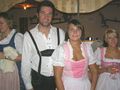 dirndl und lederhosen  45735005