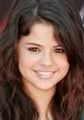 Selena gomez  72317853