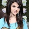 Selena gomez  72317854